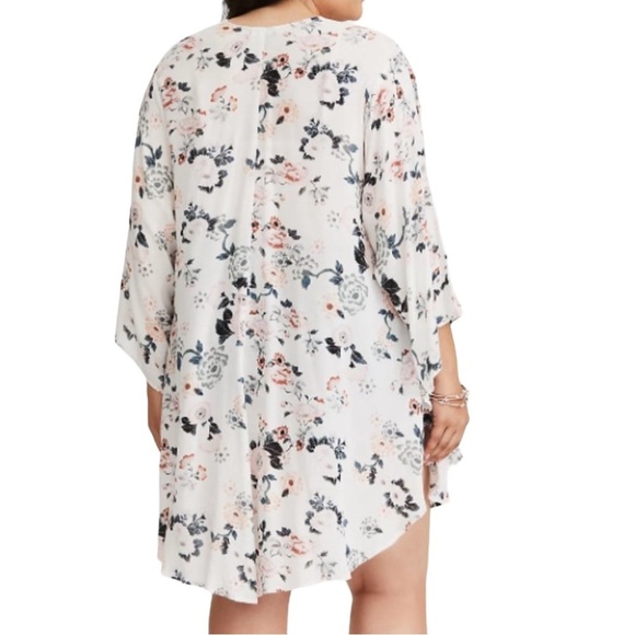 torrid, Ivory Floral Shirtail Georgette Kimono - Picture 2 of 4